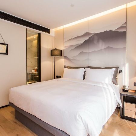 Howard Johnson By Wyndham Life Zhuoyuan Ningbo Bagian luar foto