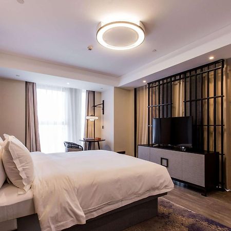 Howard Johnson By Wyndham Life Zhuoyuan Ningbo Bagian luar foto