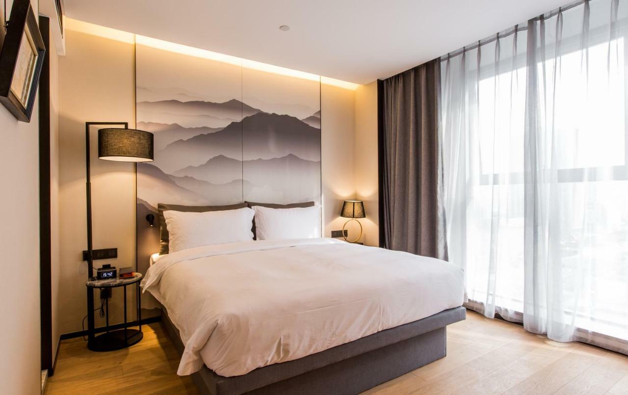 Howard Johnson By Wyndham Life Zhuoyuan Ningbo Bagian luar foto