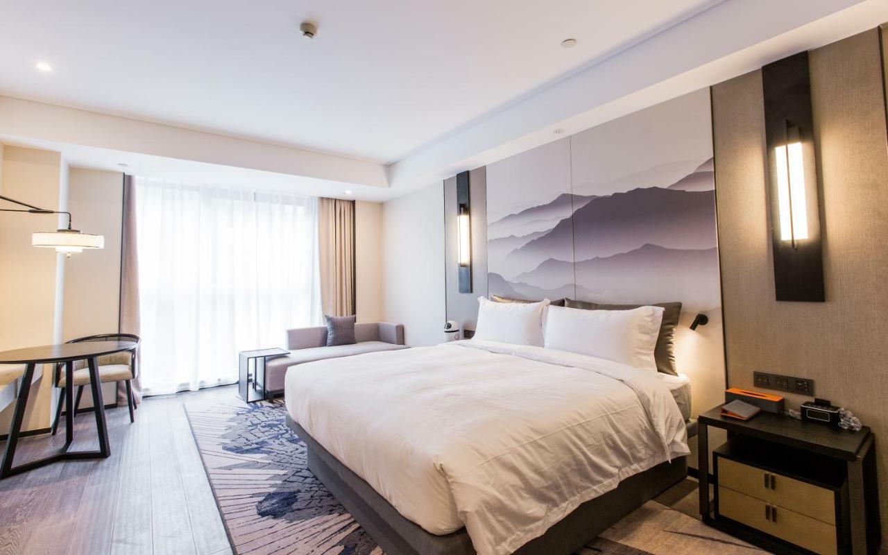 Howard Johnson By Wyndham Life Zhuoyuan Ningbo Bagian luar foto