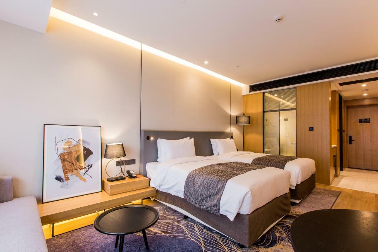 Howard Johnson By Wyndham Life Zhuoyuan Ningbo Bagian luar foto