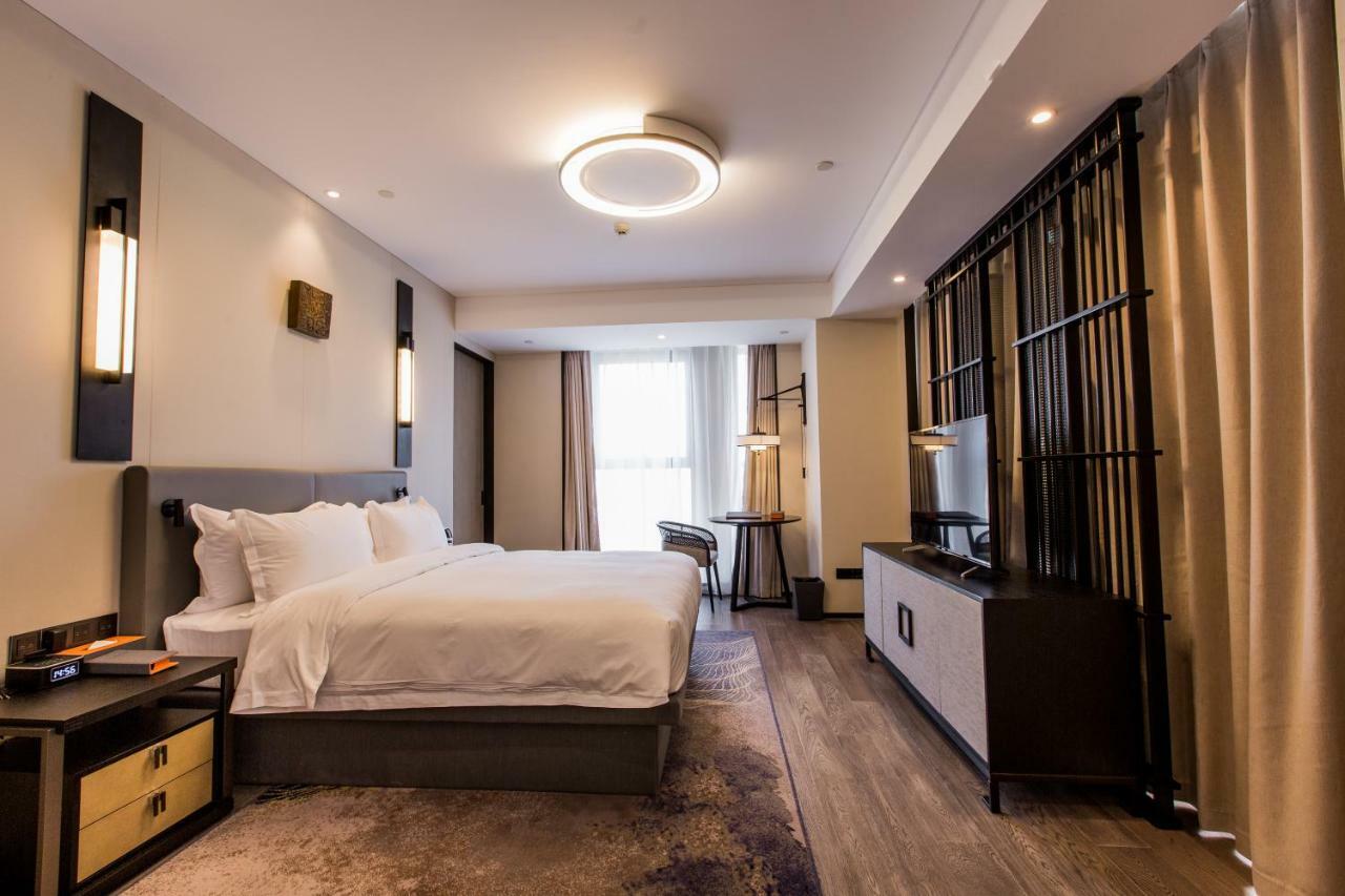 Howard Johnson By Wyndham Life Zhuoyuan Ningbo Bagian luar foto