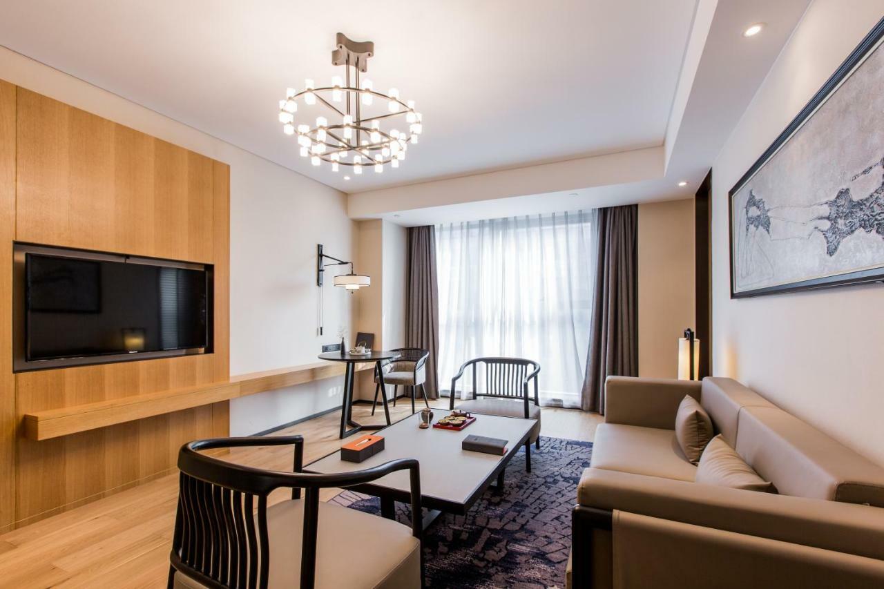 Howard Johnson By Wyndham Life Zhuoyuan Ningbo Bagian luar foto