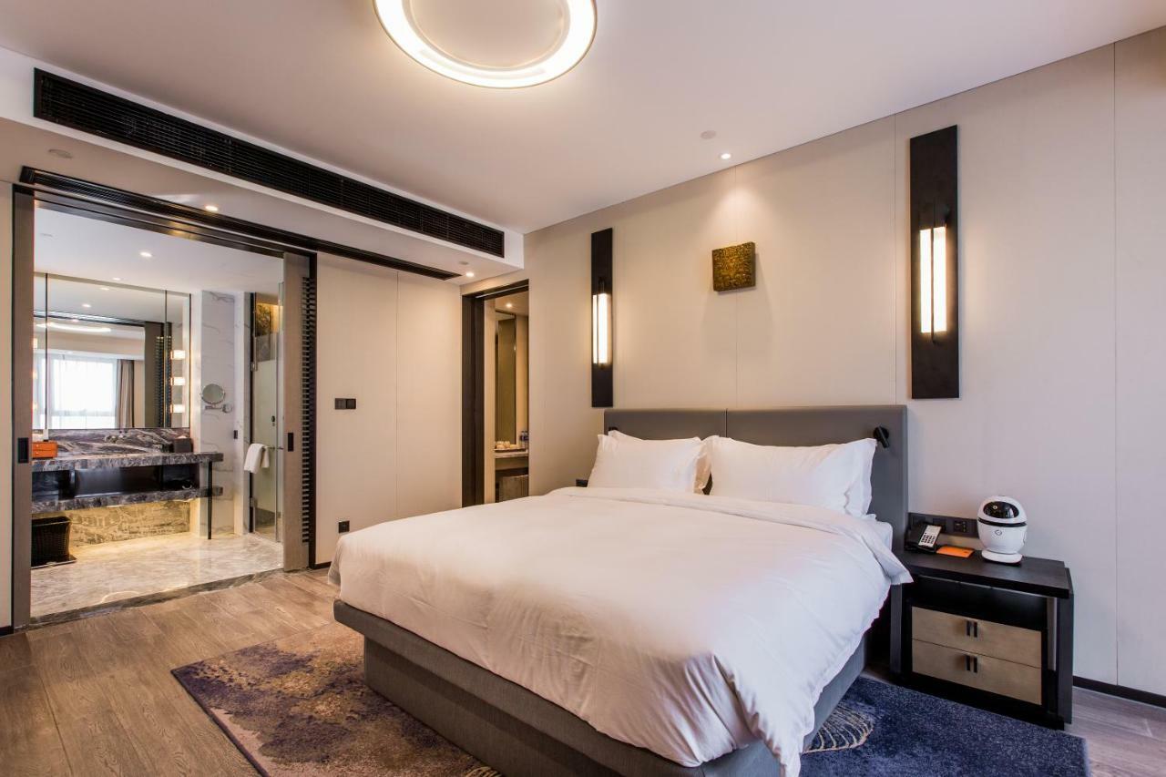 Howard Johnson By Wyndham Life Zhuoyuan Ningbo Bagian luar foto