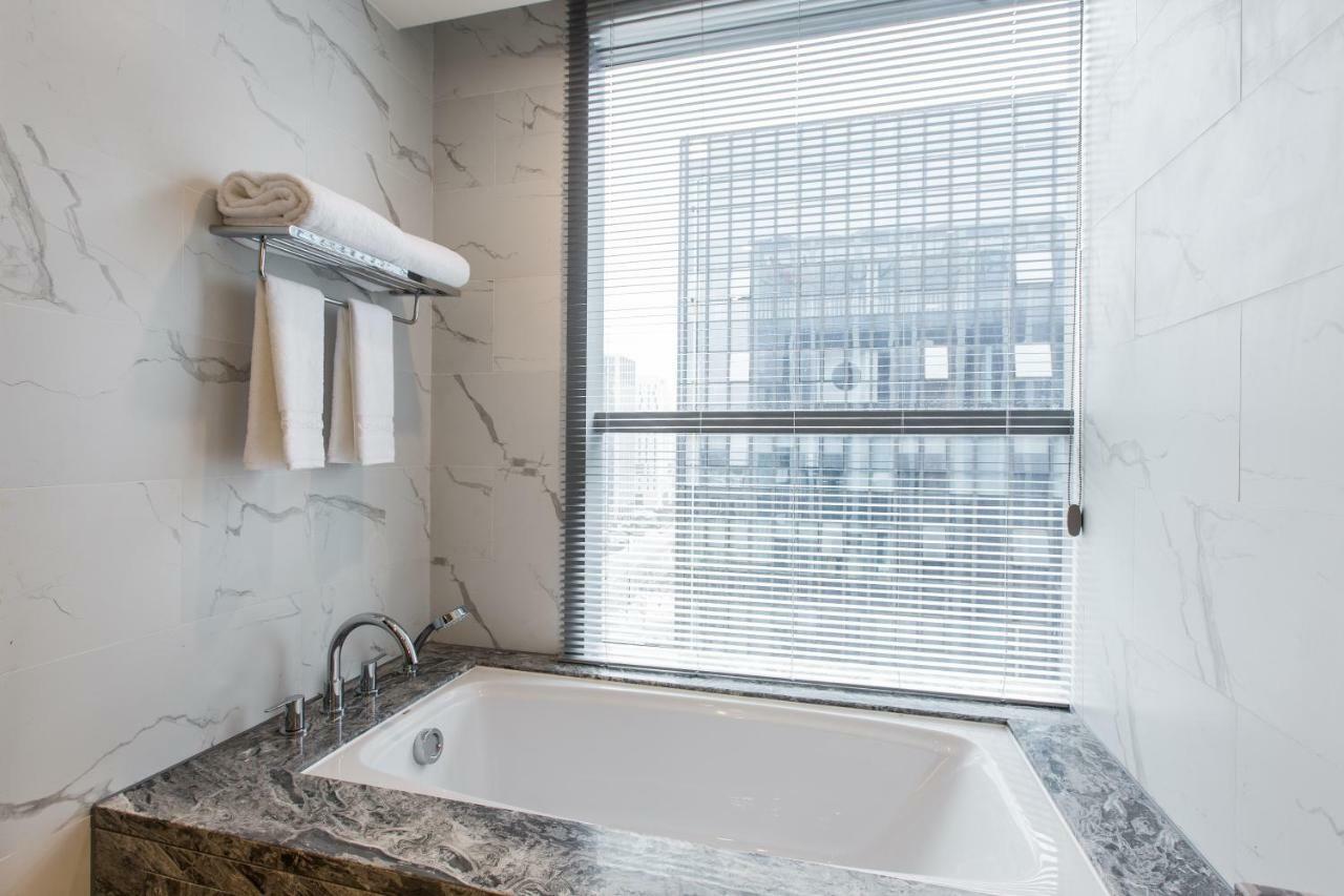 Howard Johnson By Wyndham Life Zhuoyuan Ningbo Bagian luar foto