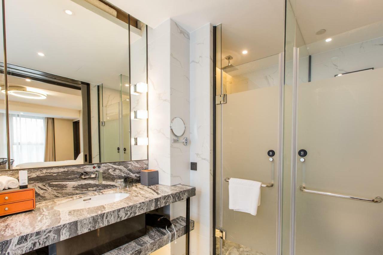 Howard Johnson By Wyndham Life Zhuoyuan Ningbo Bagian luar foto