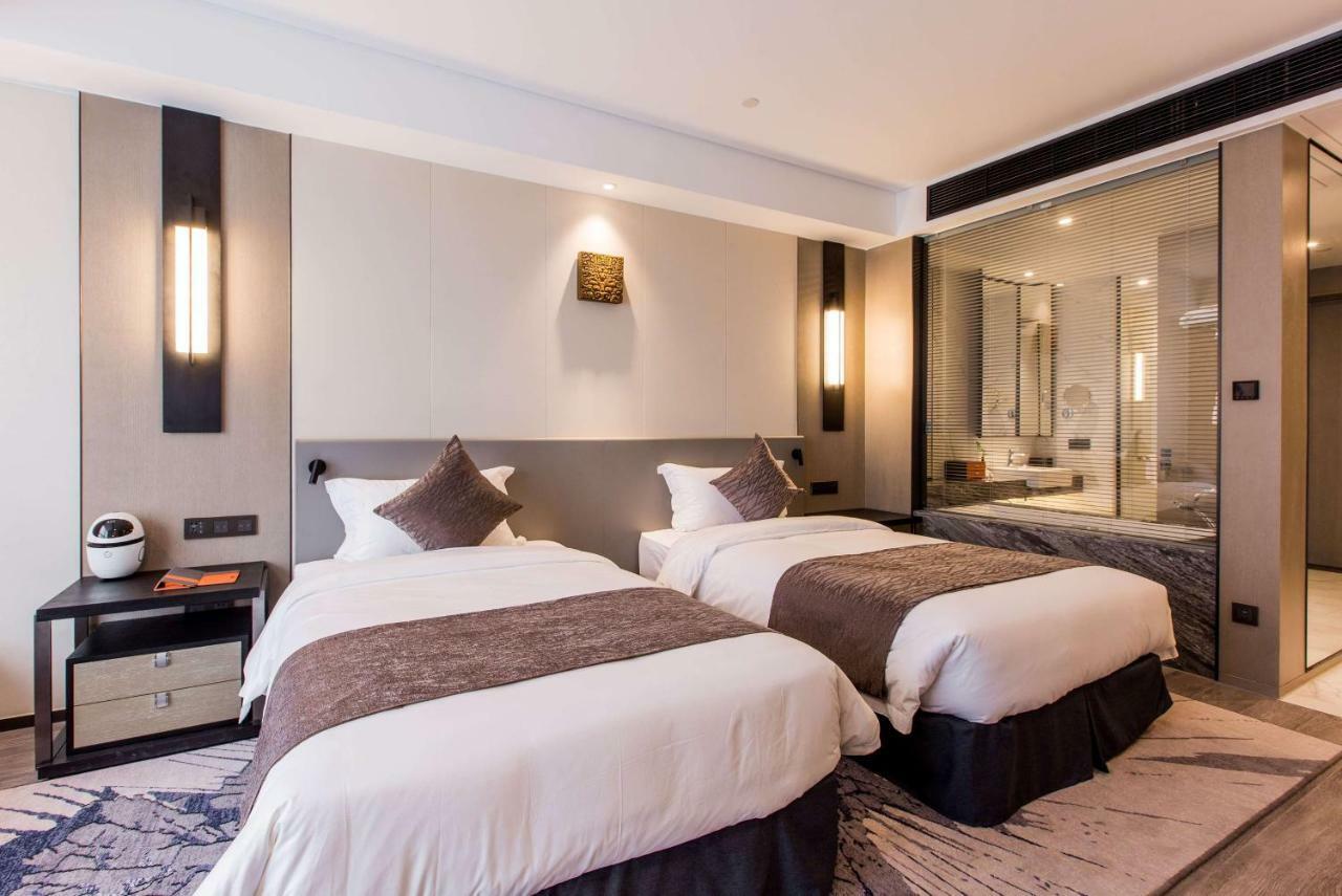 Howard Johnson By Wyndham Life Zhuoyuan Ningbo Bagian luar foto