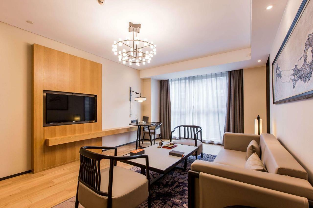Howard Johnson By Wyndham Life Zhuoyuan Ningbo Bagian luar foto