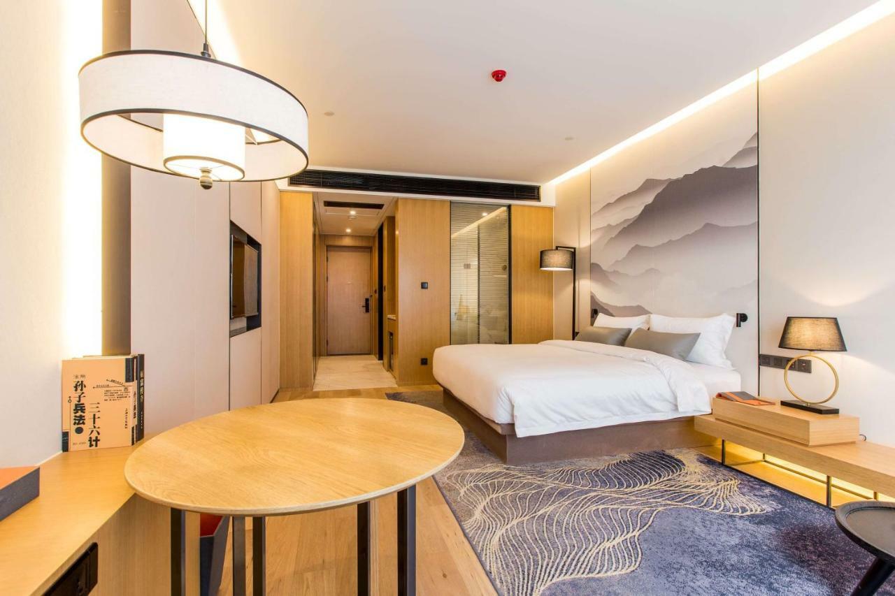 Howard Johnson By Wyndham Life Zhuoyuan Ningbo Bagian luar foto