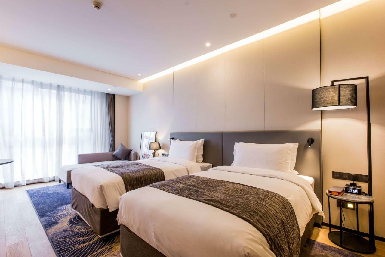 Howard Johnson By Wyndham Life Zhuoyuan Ningbo Bagian luar foto